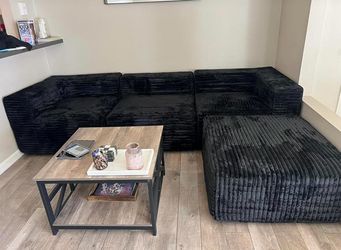 Sectional couch great condition must go