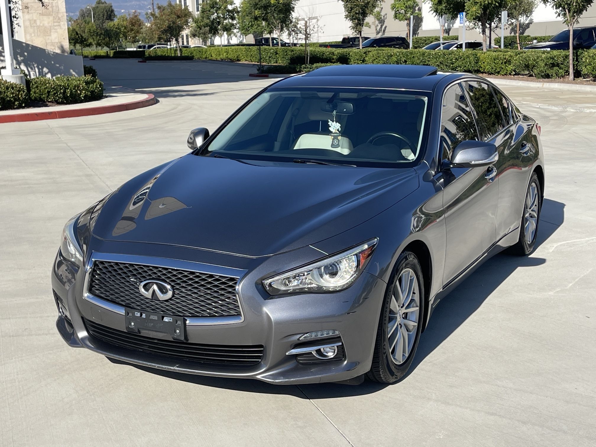 2015 Infiniti Q50