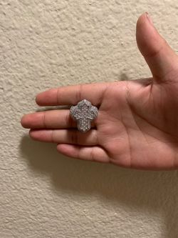 Unisex cross ring with moissanite diamonds