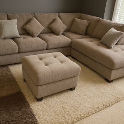 Plush DELIVERY π L-Shaped Sectional With Ottoman