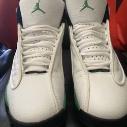Jordans 13 lucky green size 8.5