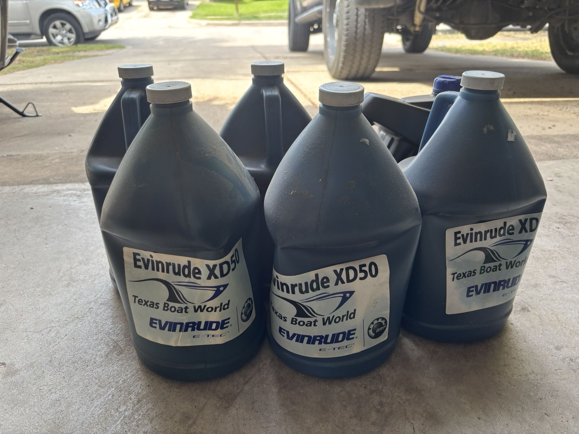 6 Gallons Oil For Outboards 2 Strokes Evinrude Motor