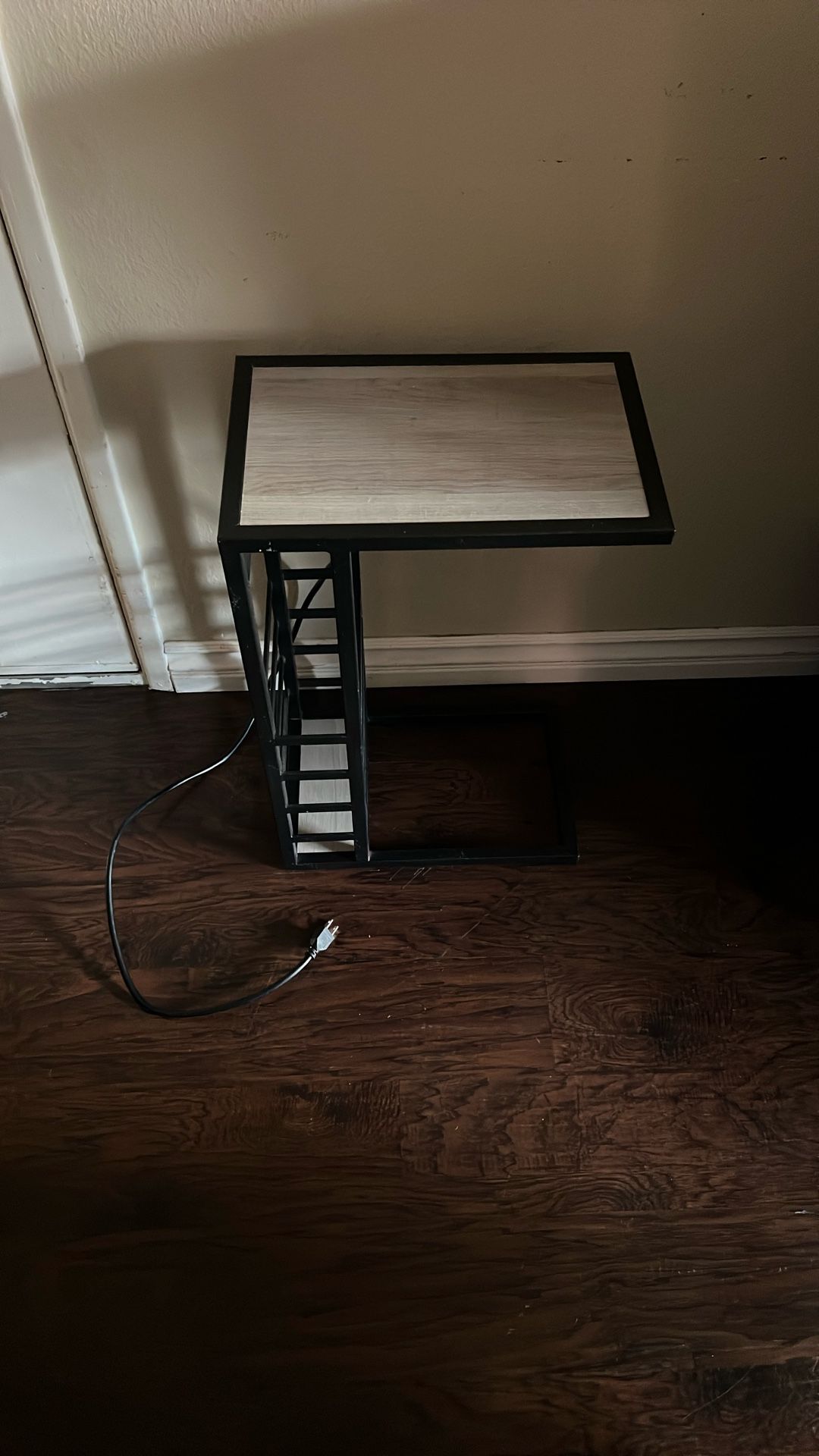Desk / Table 