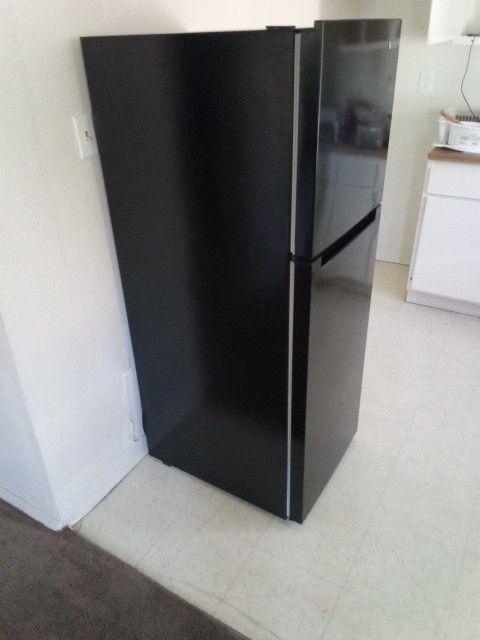 Vissani Refrigerator