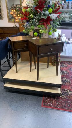 Walnut veneer end Table