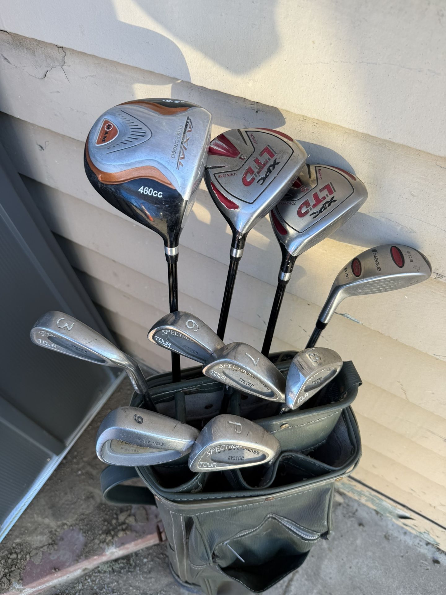 Complete Set Of Golf Clubs 