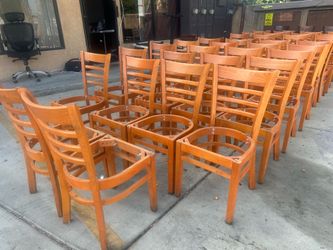 se venden 20 silllas