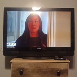 Vizio 42 In TV With Attached Sound Bar