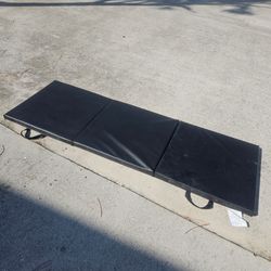 FOLDING EXERCISE PAD WITH HANDLES