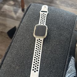 Apple Watch Series 7 44mm 