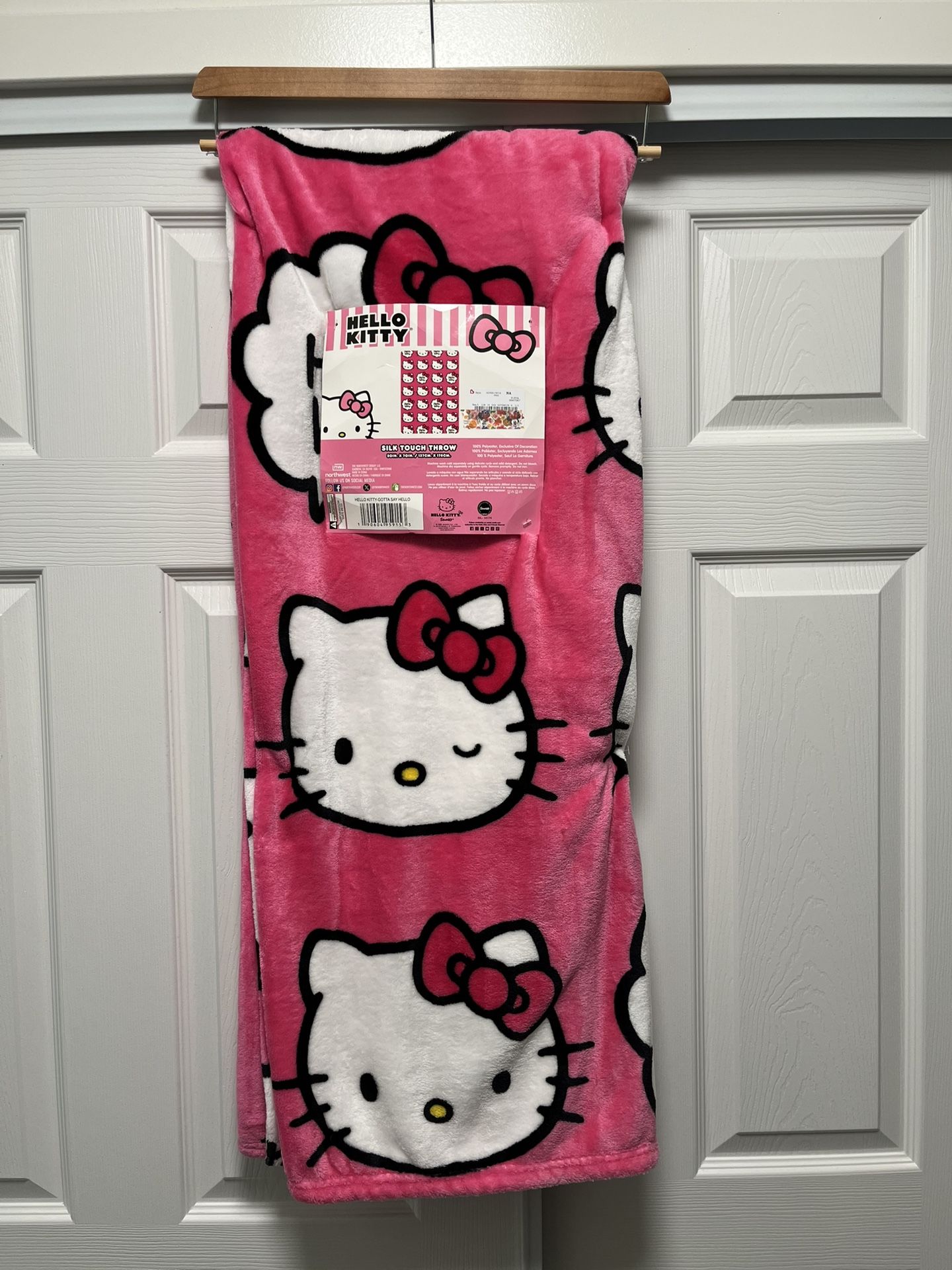 Hello Kitty blanket