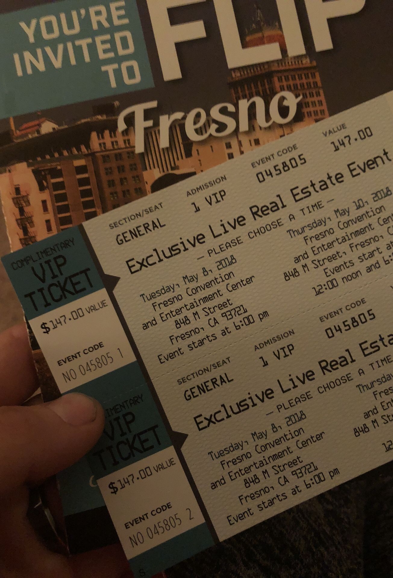 2 Tickets