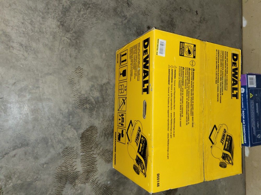 DEWALT AIR COMPRESSOR