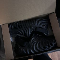 Salehe bemburry crocs size 6 men