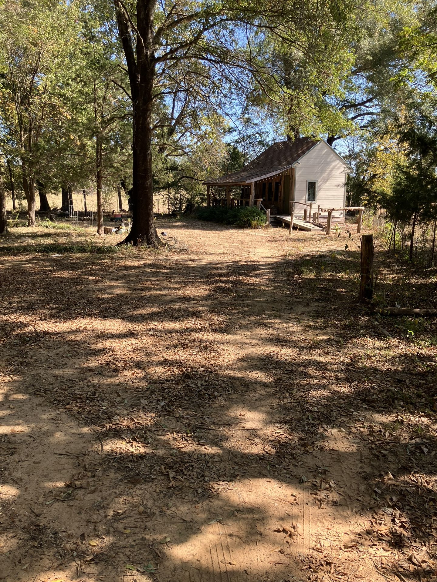 Cabin on 1 1/2 acres near Lake Tyler 