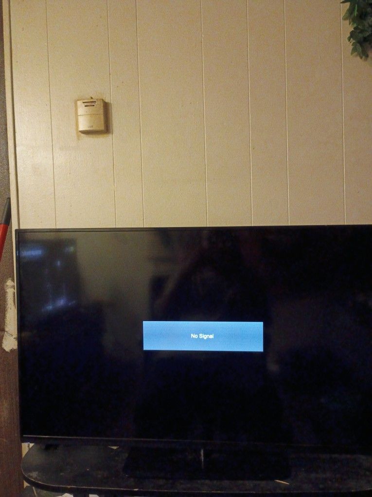 40" Vizio With Amazon Netflix And Iheart Radio
