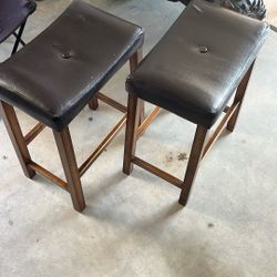 2 Bar Stools 