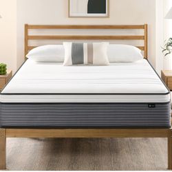 King Size Zinus 12 Inch Hybird  Mattress. New Condition.  