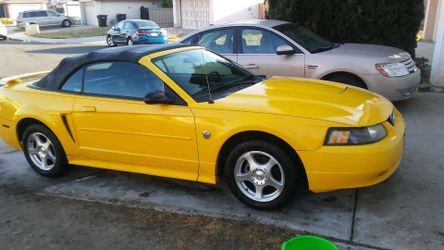 2004 Ford Mustang