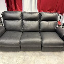Rooms To Go Dual Power Recliner Sofa & Loveseat 