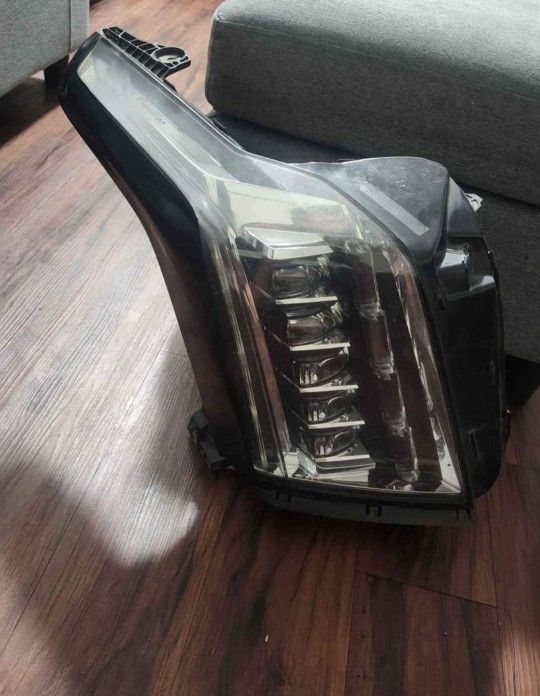 Cadillac Escalade 2015 2016 2017 2018 2019 2020 Right Headlight