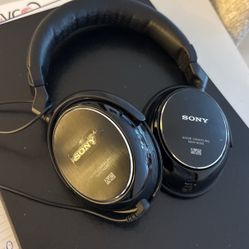 Sony noise canceling headphone model MDR NC60