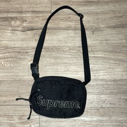 NEW* Supreme Shoulder Bag 