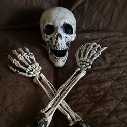 Skull Cross And Bones For Yard Decore 
