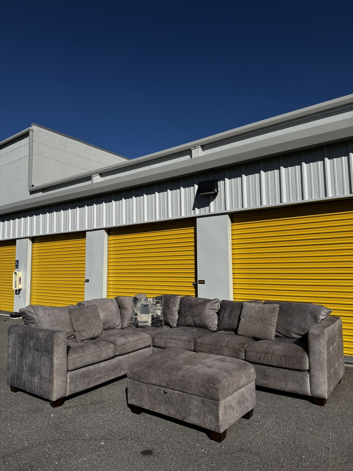 Thomasville Sectional Couch (Free Delivery!!)