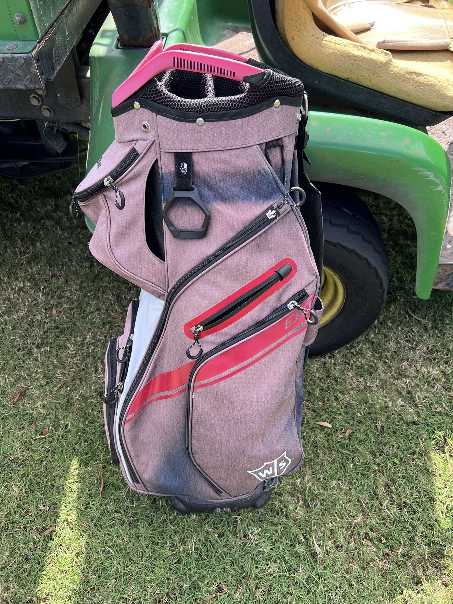 Wilson staff golf club bag