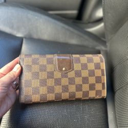 LV Wallet 