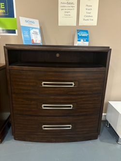 New 3 Drawer TV/Media Chest