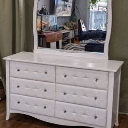 White Wood And Leather 6 Drawer Dresser With Mirror 
