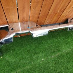 2019 - 2023 CHEVROLET SILVERADO GMC SIERRA REAR BUMPER CHROME DUAL EXHAUST W/ HOLE SENSORS USED OEM . NC32 UP