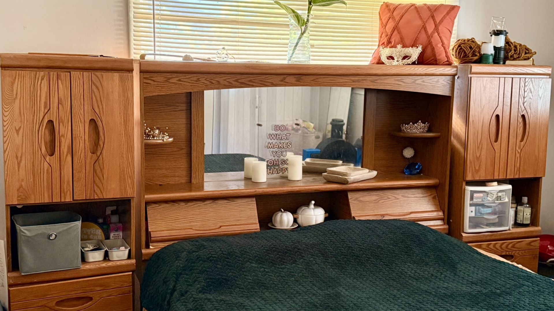Headboard &Dressers/glass Shelves