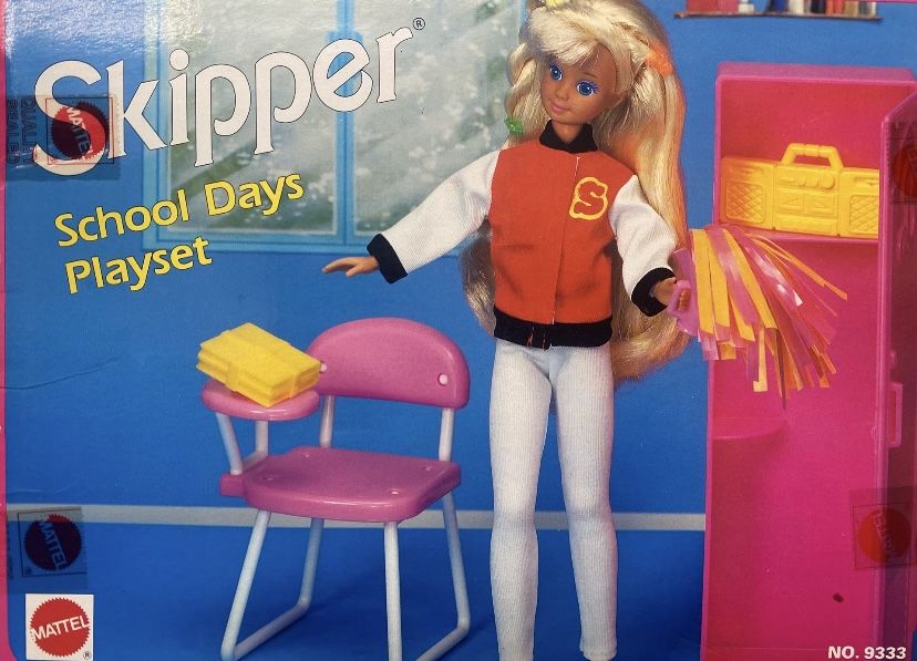 Vintage 1992 SKIPPER SCHOOL DAYS PLAYSET Barbie Doll Sis Locker Desk