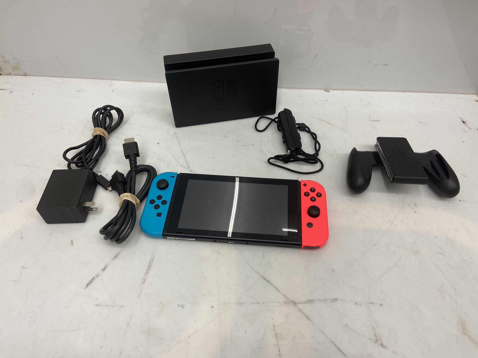 Nintendo Switch Game Console - Black (HAC-001(-01) w/ OEM Blue/Red Joycon