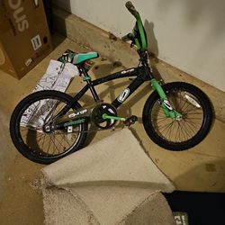 Dynacraft Surge18-inch Boys BMX Bike for Children Age 6-9 years


