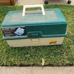 FISHING TACKLE BOX