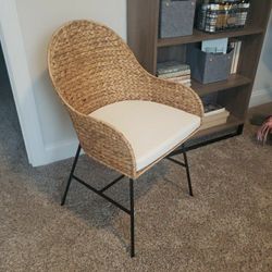 Accent CHAIR : Wicker & Metal