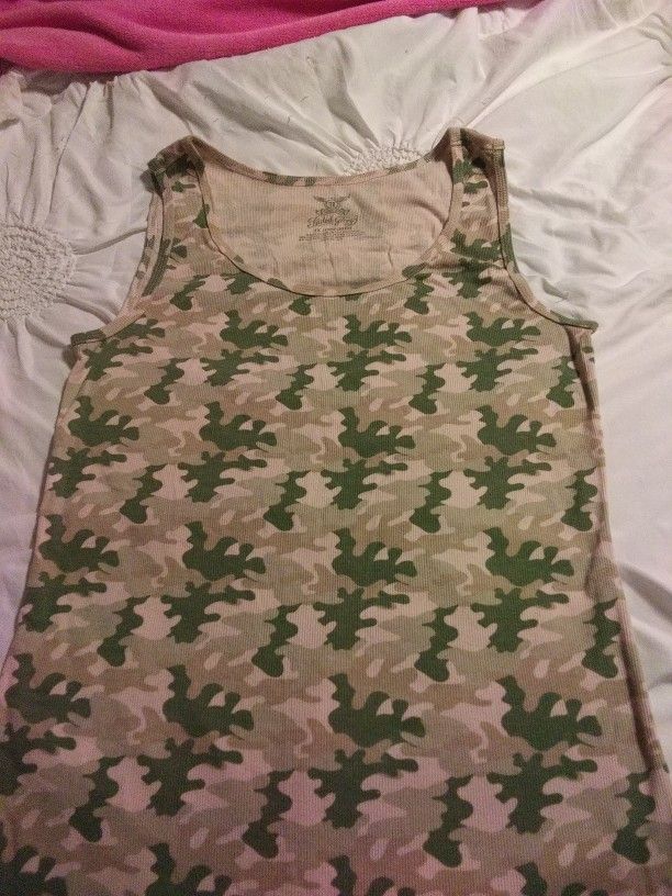Tank Top Camo 2x Fits Like A Large