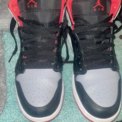 Jordan 1 Mid 