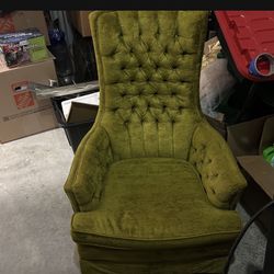 Vintage Retro Green Velvet Tufted Chair $250
