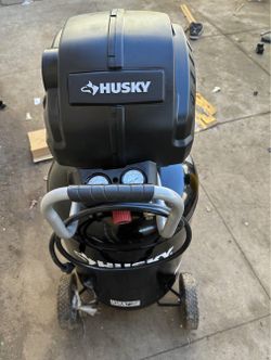 1.7 HP, 200 PSI, 30 Gal., 5.1 SCFM 90 PSI, Single-Stage, Oil Free Portable Vertical Electric Air Com