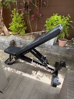 Rouge adjustable bench