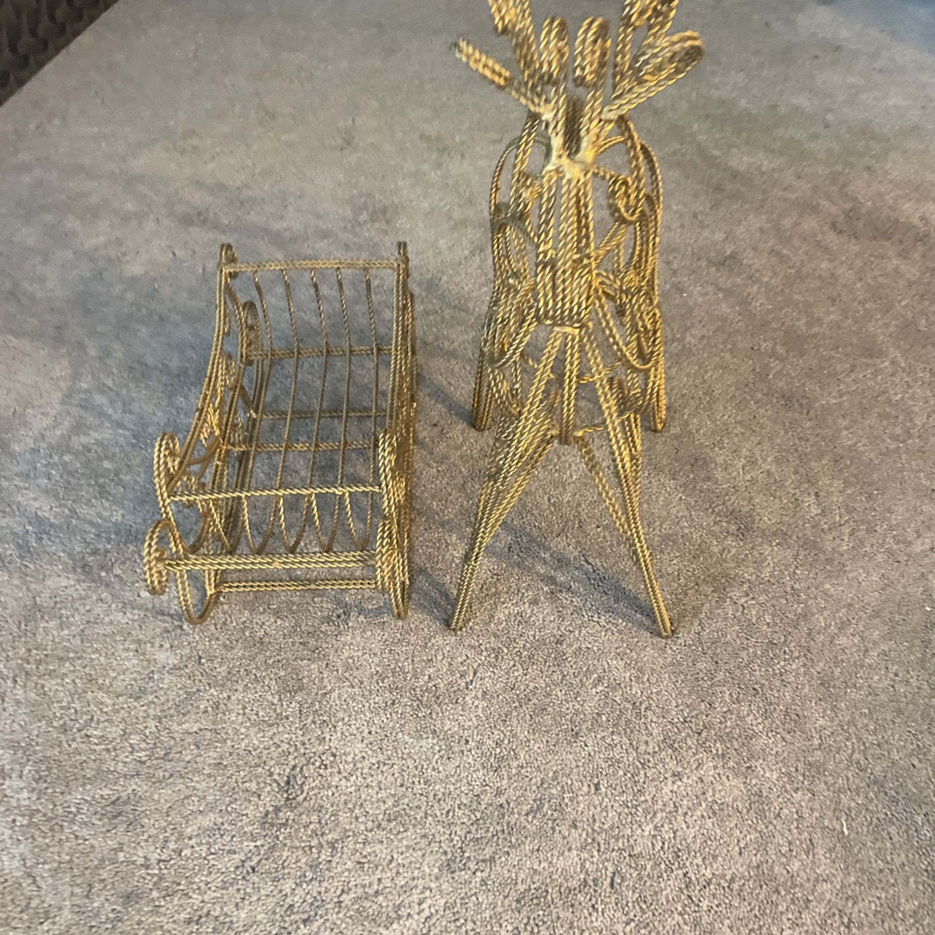 Reindeer And Sleigh - Gold