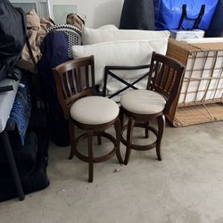 2 Barstools