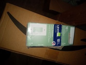 Leviton Plastic Wallplates