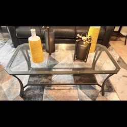 Set Of Glass Coffee Table And 2 Ends Table For Sale 