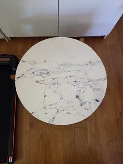 Round coffee tabele